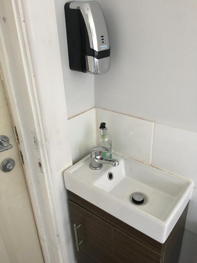Budget Stay, Shared Guest House, R1 Mount Pleasant Hill 스완지 외부 사진